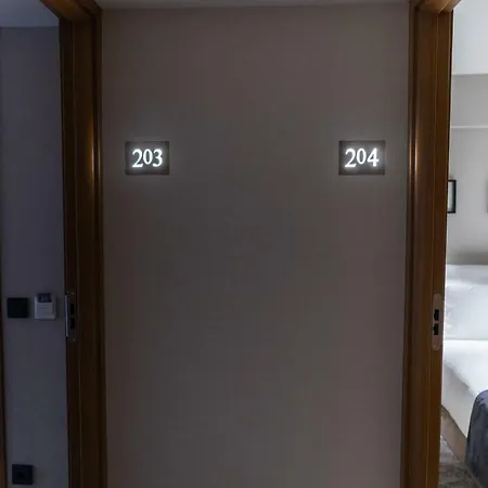 Hotel Meg 2*