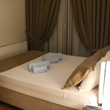 Bed & Breakfast Blue *