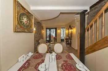 By Murat Royal Galata Hotel 3*
