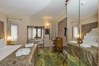 By Murat Royal Galata Hotel 3*