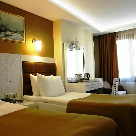 River Hotell 2*