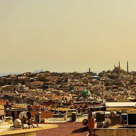 Hotel Elan Pera 3*