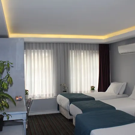 Hotel Taksim Santa Lucia 3*