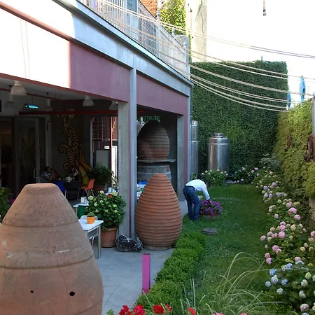Han Hotel 2*