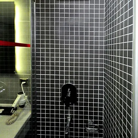 Osaka Airport Otel 3*