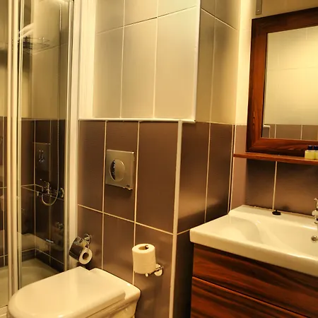 Apart Otel The Corner Palace İstanbul