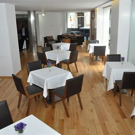 Istcity Hotel 3*