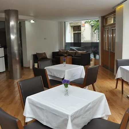 Istcity Hotel 3*