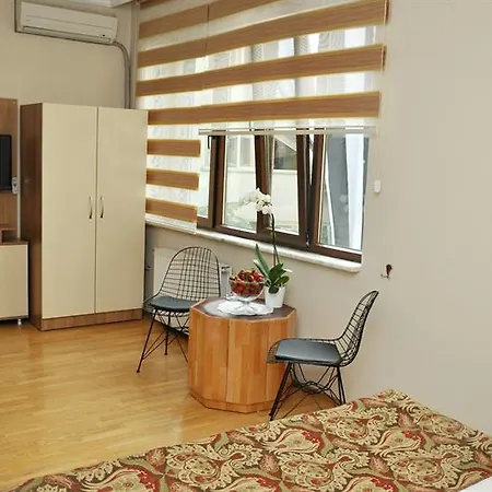 Istcity Hotel 3*