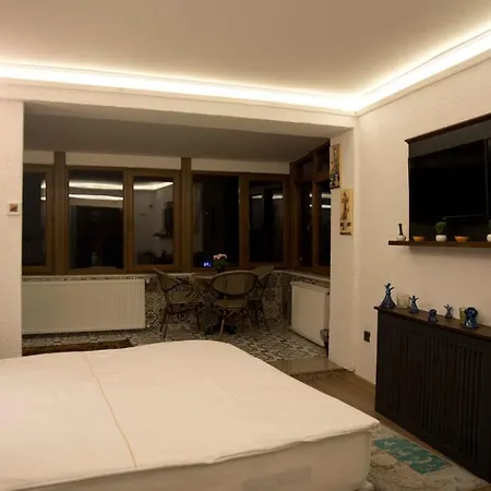 Blue Tuana Old City Hotel 3*