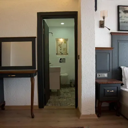 Hotel Blue Tuana Old City