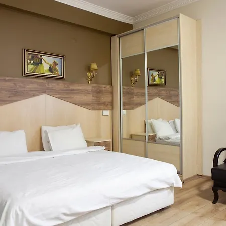Sheriff Royal Aparthotel