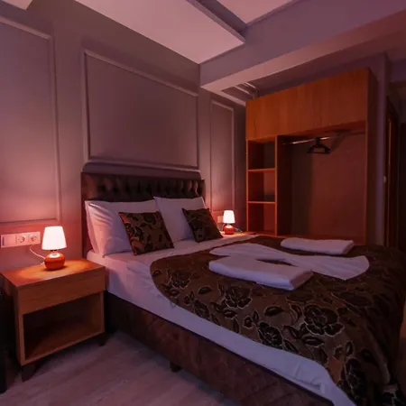Naz Old Bazaar Hotel 3*