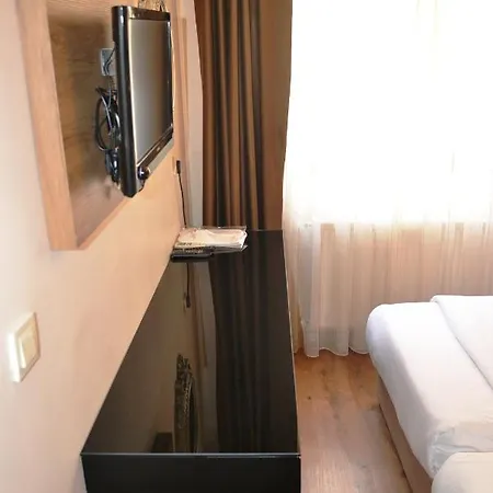 Comfort Hotel 3*